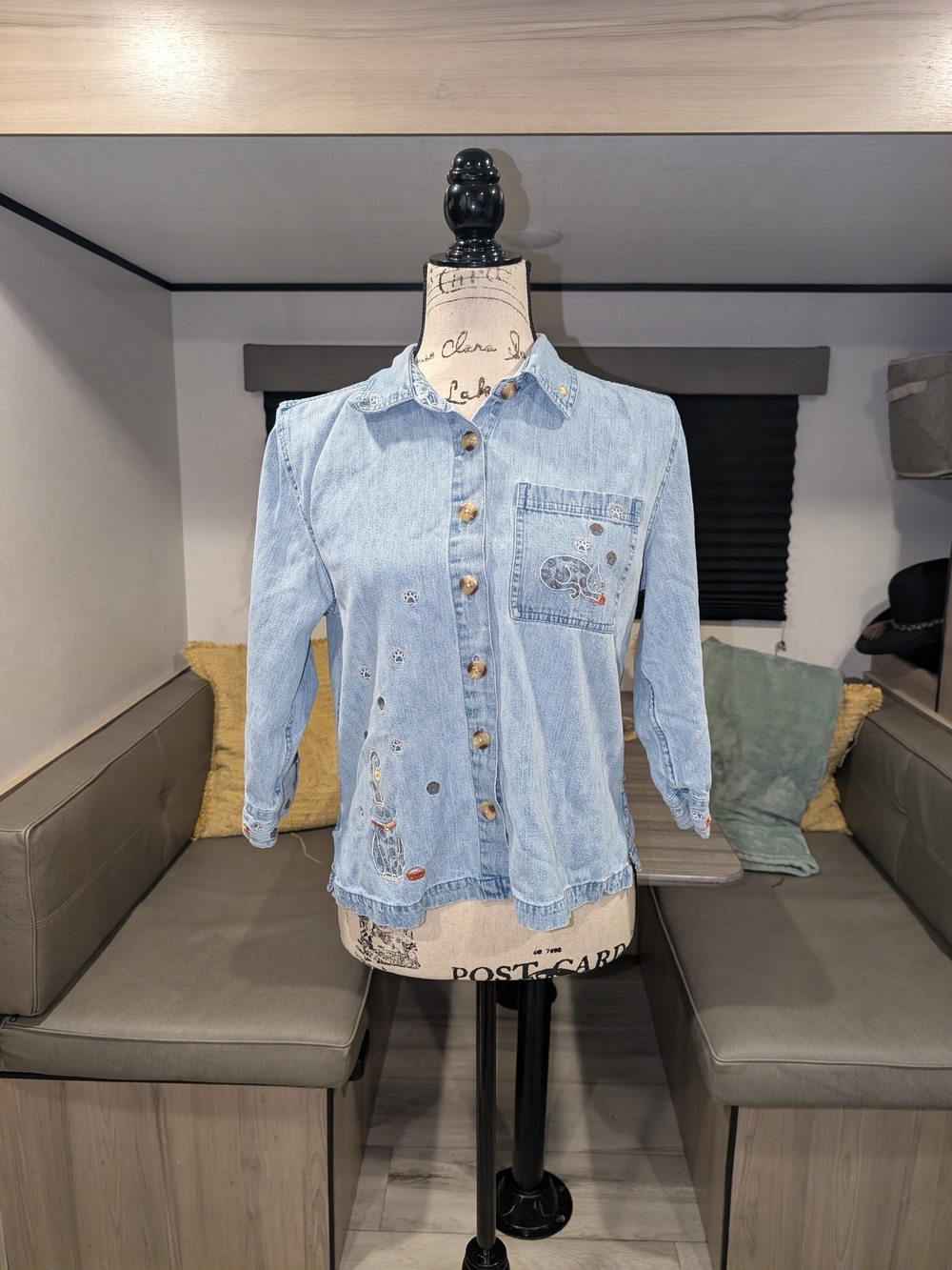 Vintage Christopher And Banks Embroidered Kitty Denim Shirt Jacket - Women Jeans